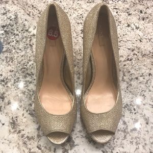 Aldo sz 8.5 gold shimmer heels